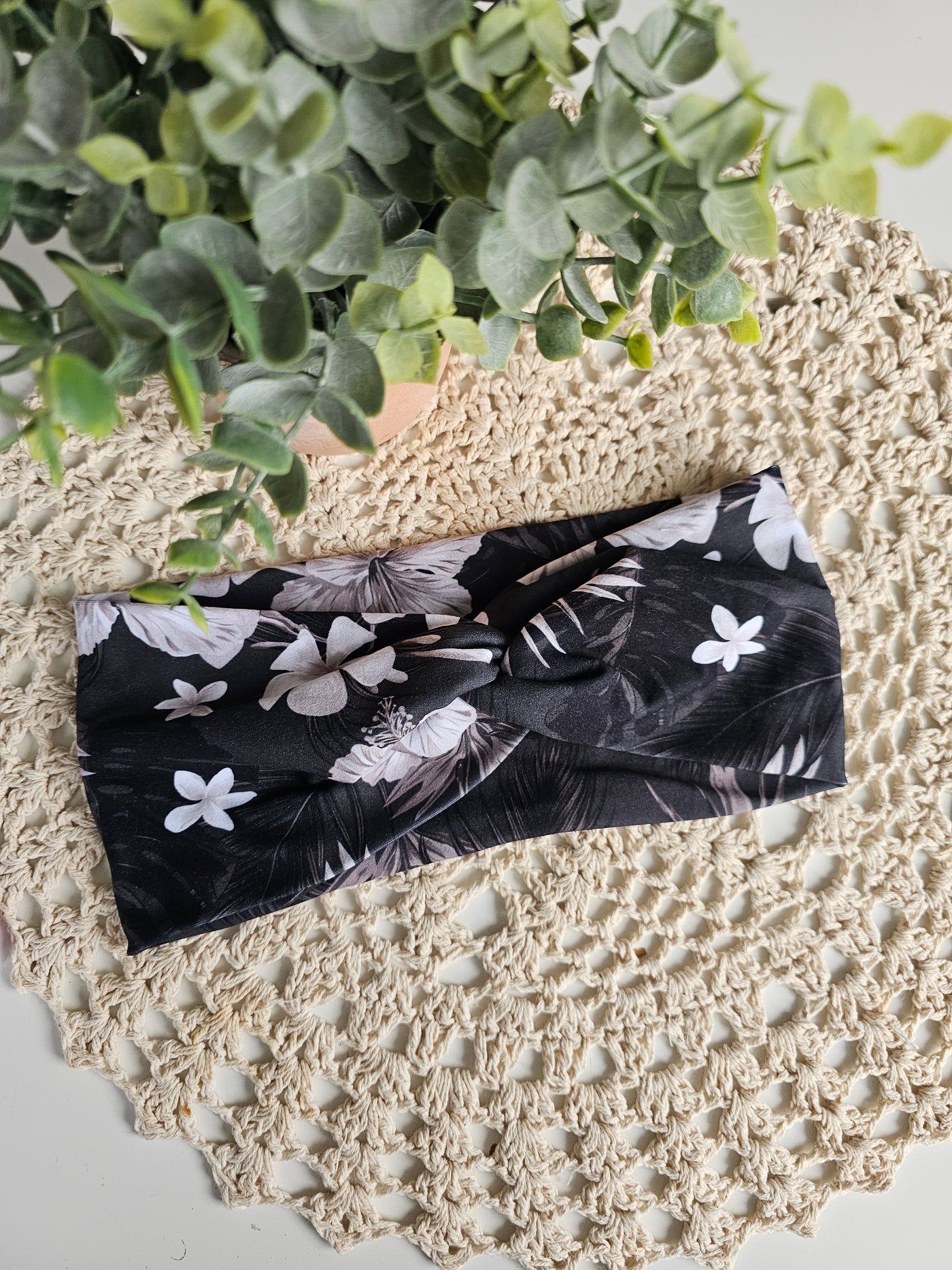 Bandeau twist jungle fleurs blanches