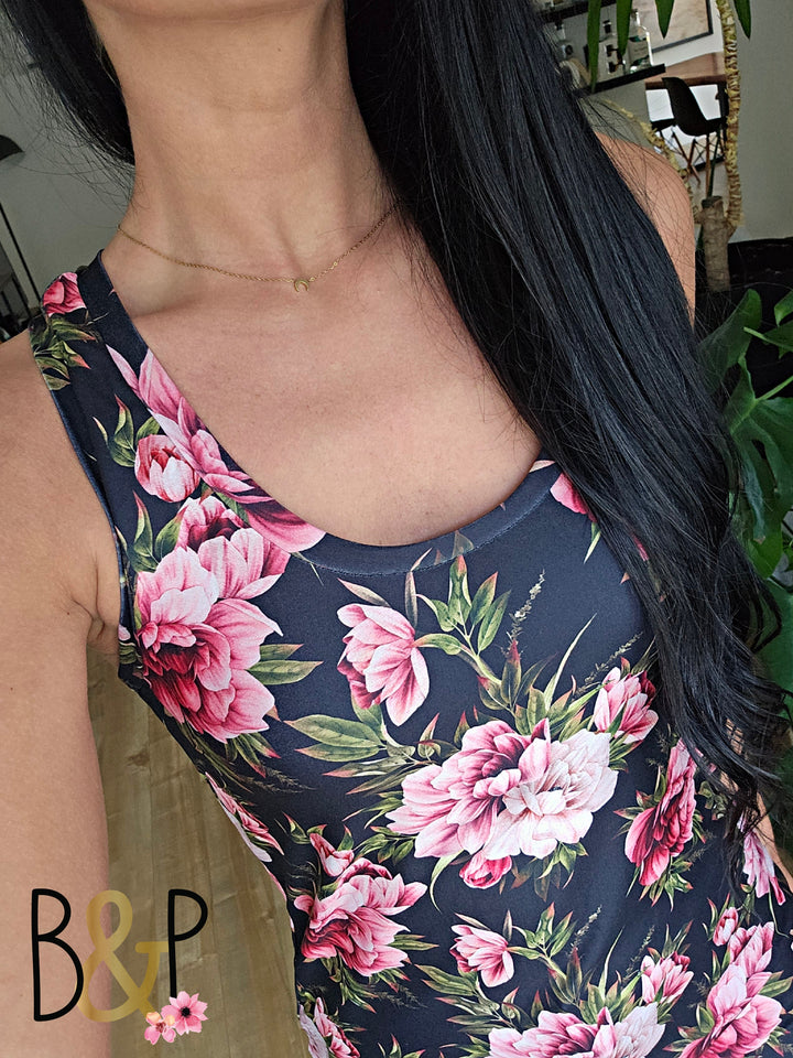 Camisole grand floral sur noir