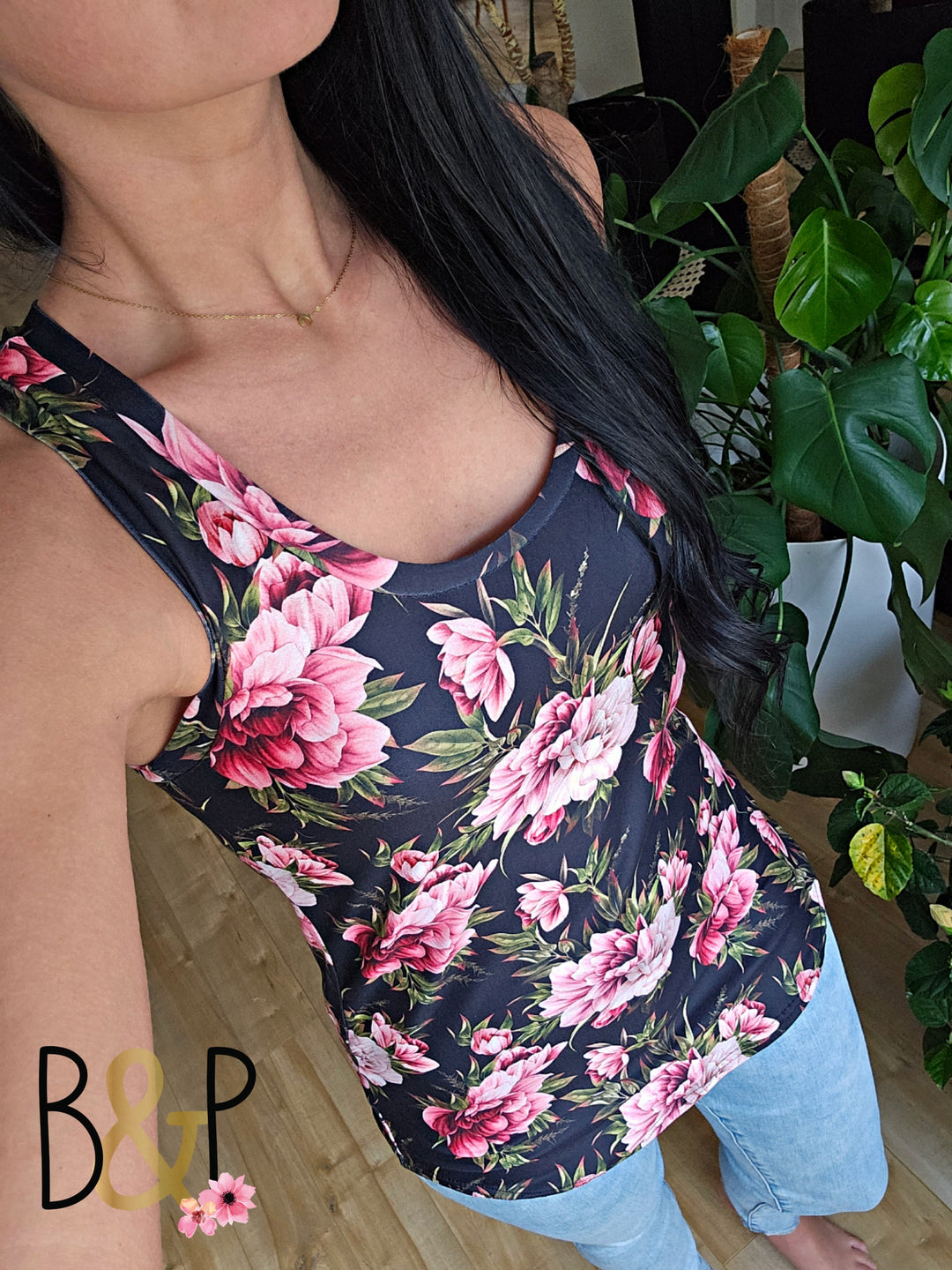 Camisole grand floral sur noir