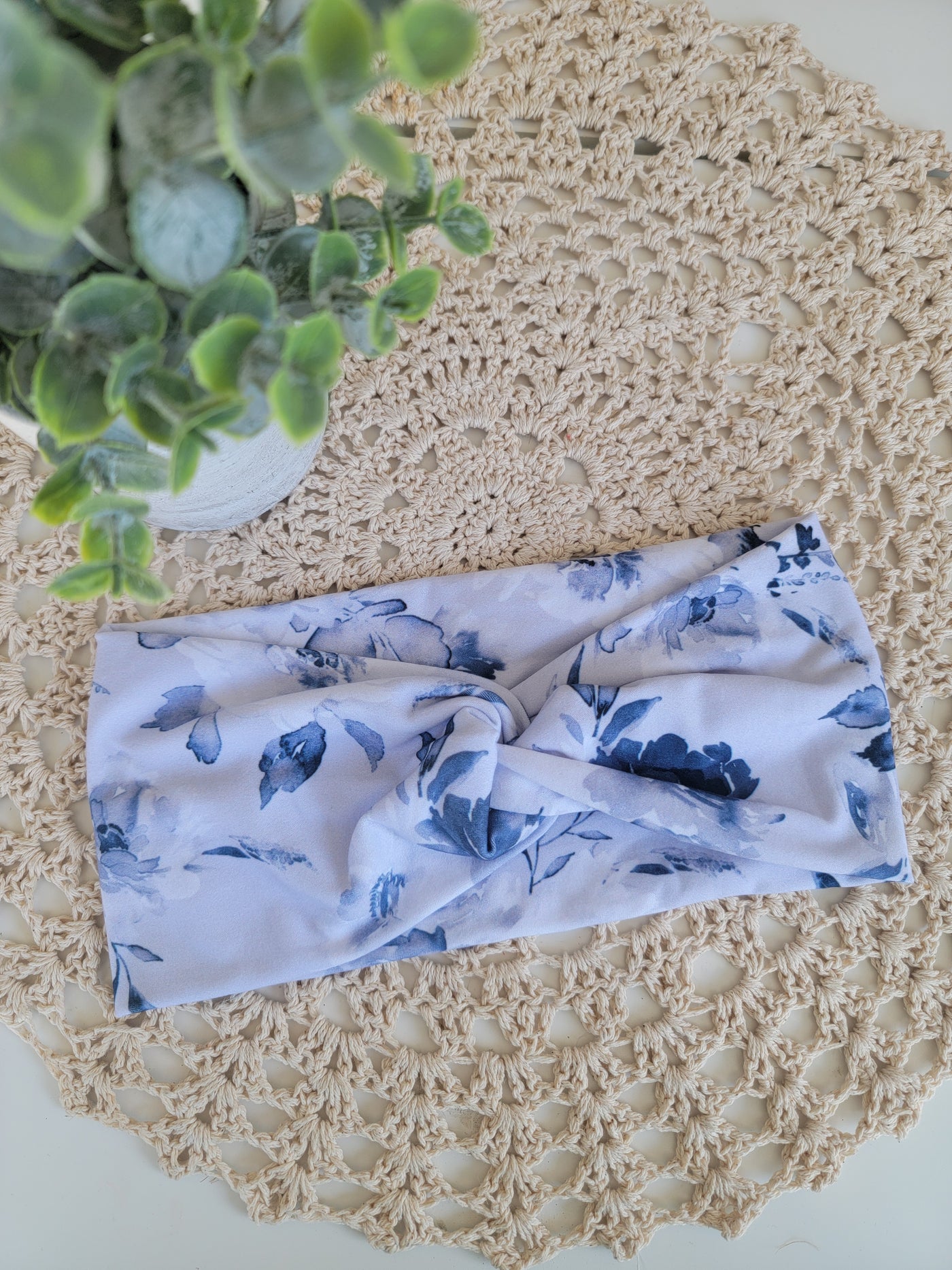 Bandeau twist fleuri bleu doux