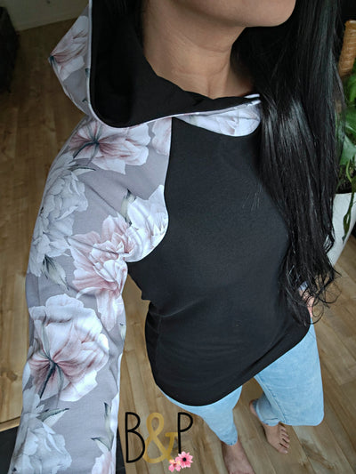 Hoodie pivoines sur gris & noir