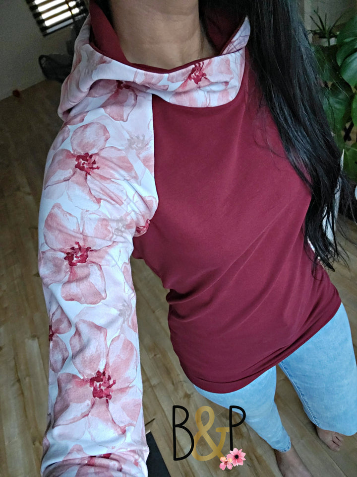 Hoodie grosses fleurs rouges