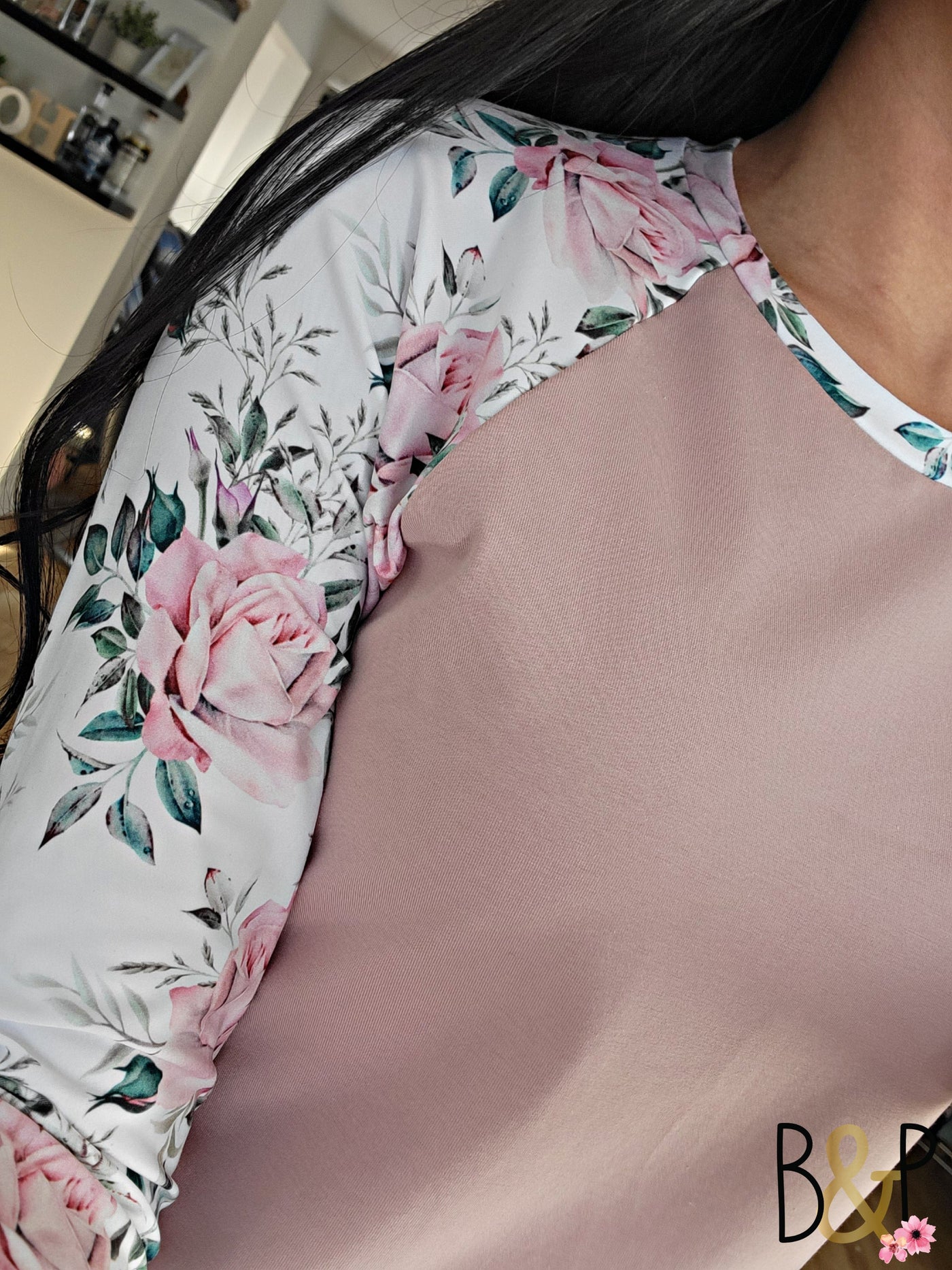 Tunique belles roses sur blanc
