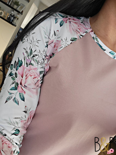 Tunique belles roses sur blanc
