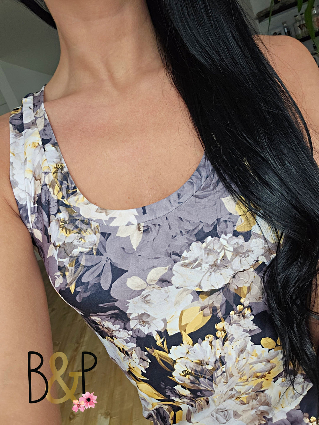 Camisole fleurs grises jaunes noires