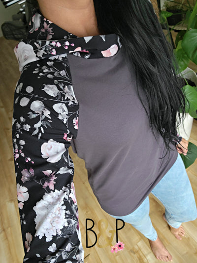 Hoodie floral sur noir & gris